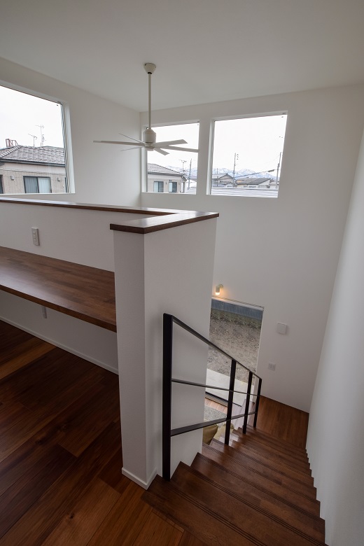 220402_nagaoka-y_14_stairs