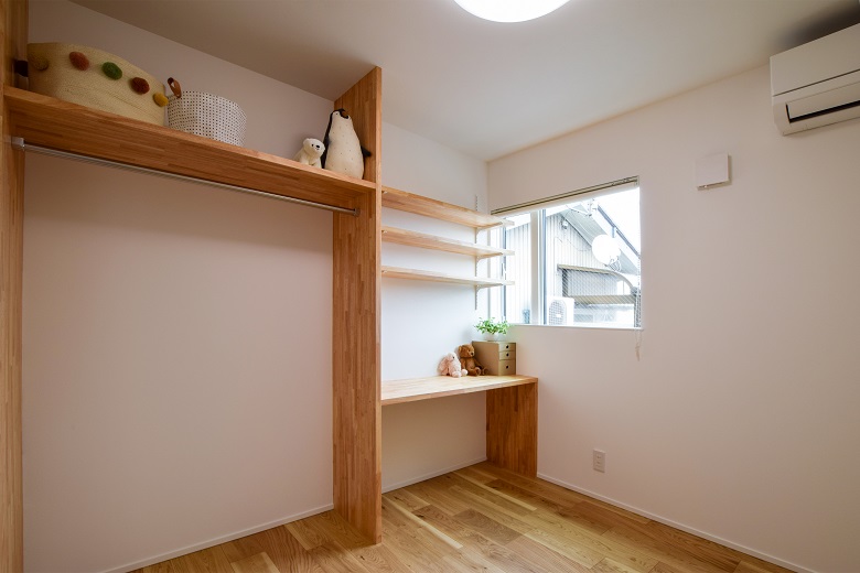 220402_nagaoka-y_16_childs-room
