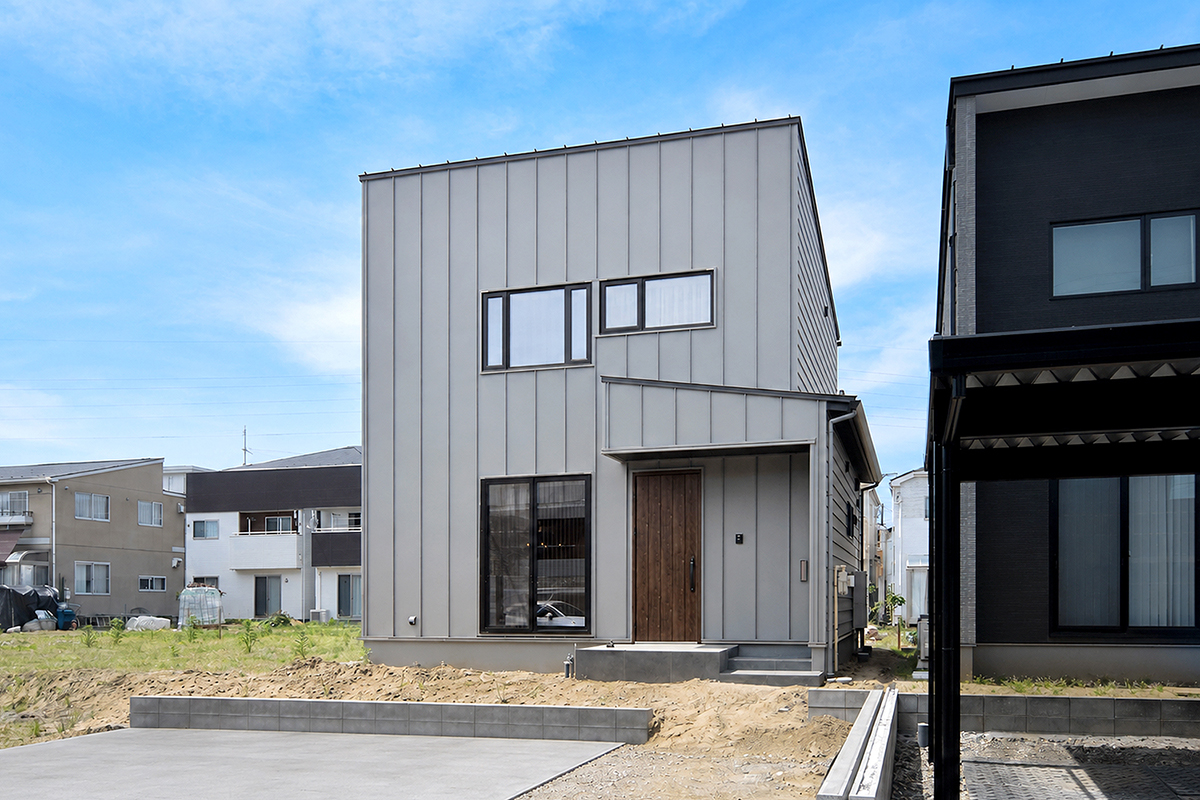 奇抜な照明が彩るヴィンテージハウス｜新潟市西区｜I様邸