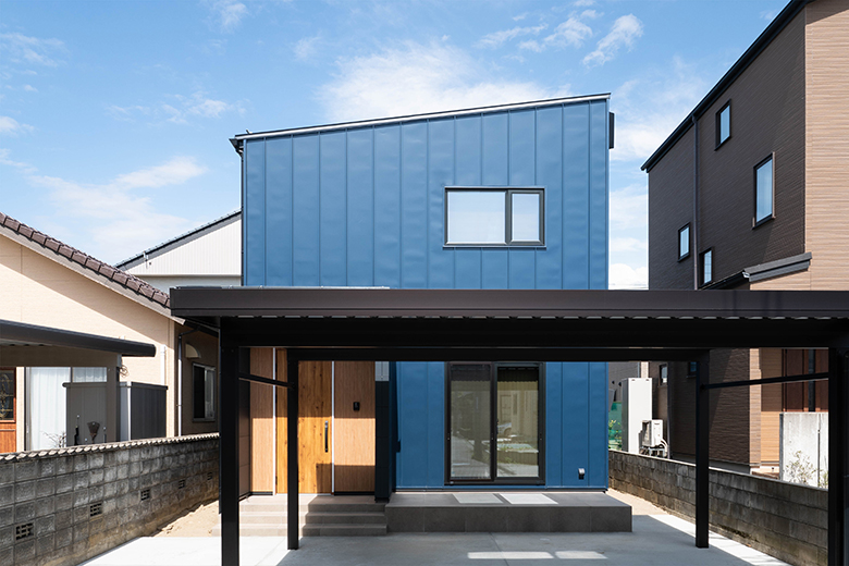 機能美とホテルライクな安らぎを兼ね備えた、キッチン中心の住まい