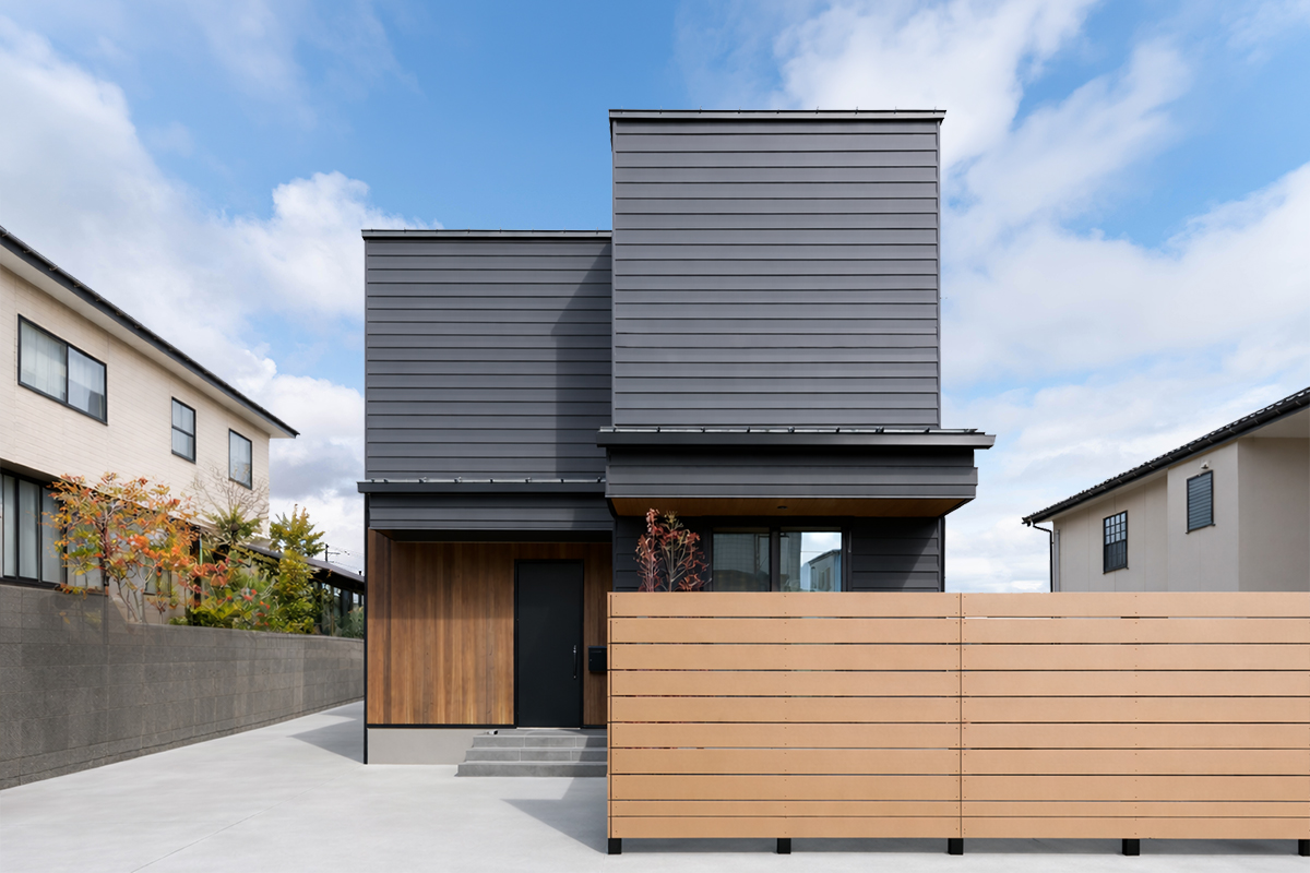 かっこよさと暮らしやすさを両立した、ハイセンスなヴィンテージハウス｜新潟市西区