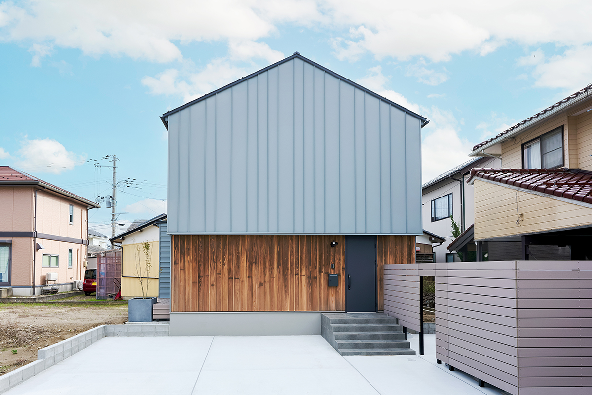 新潟市西区山田モデルハウス｜間接照明が導く奥行きのあるコンパクトハウス【予約制】